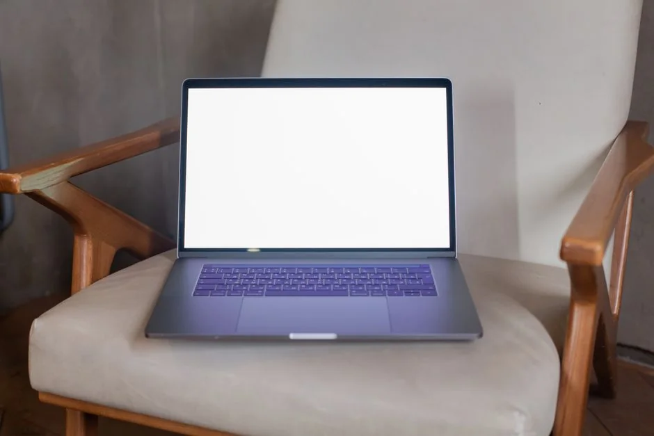 Designer’s two-screen setup